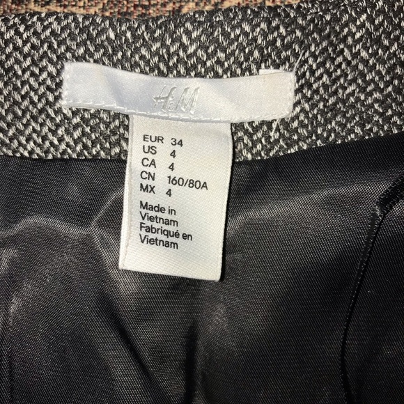 H&M - Picture 2 of 2